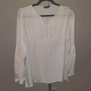 Long sleeve white top with embroidery